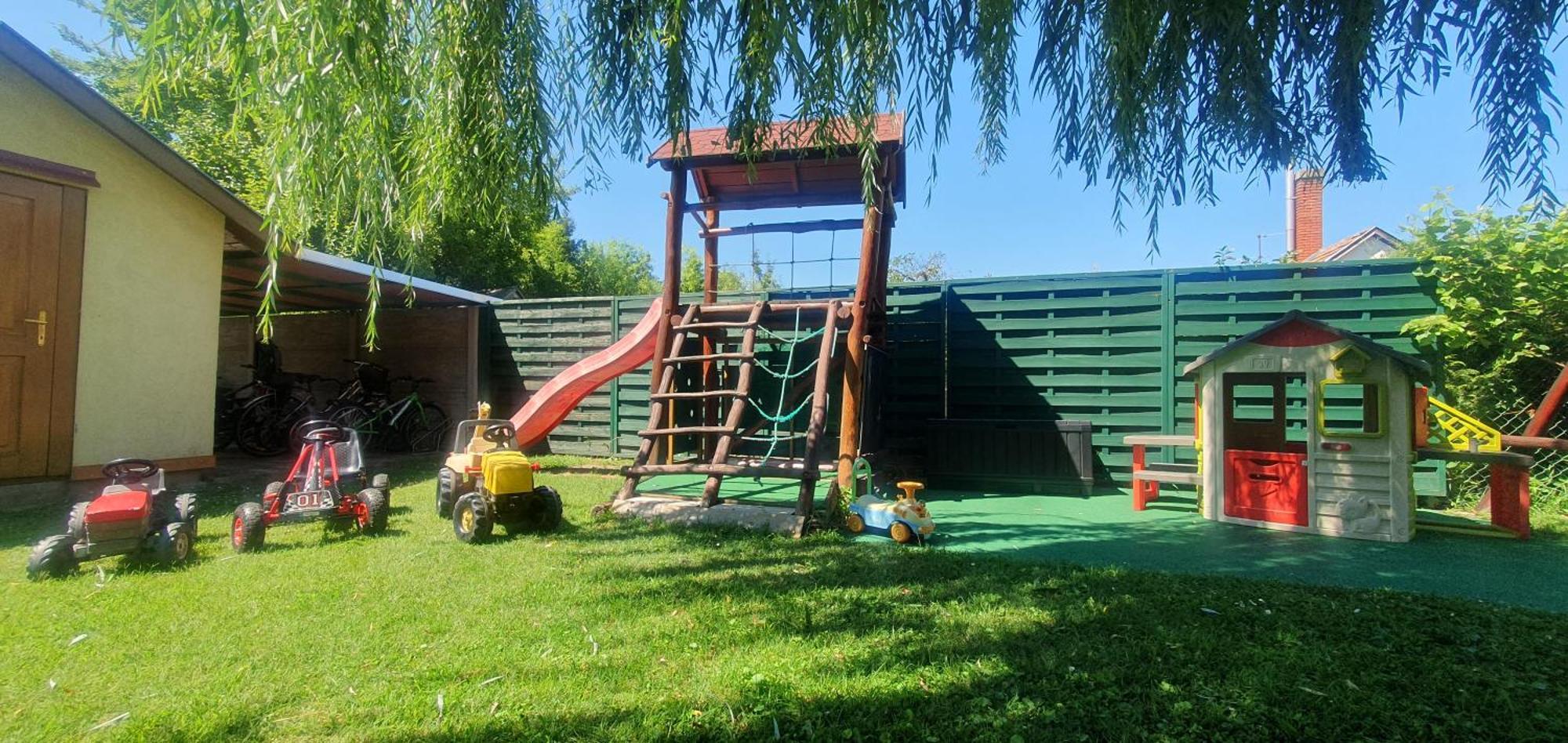 Tamasi Villa- Nyaralohaz Balatonkeresztúr エクステリア 写真